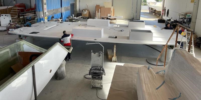 hybrid motorboat for Brindisi construction craftsman