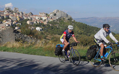 experimentation paths workshop from 2 to 4 September people on bicycles