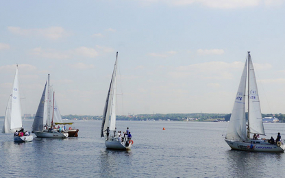 B2B meetings between sports experts and tourist operators sailboats
