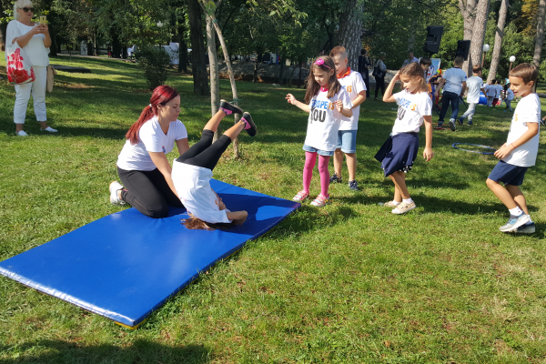 children playing sports