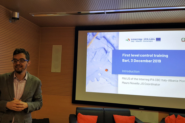 Mauro Novello introducing the FLC Seminar introducing the FLC Seminar
